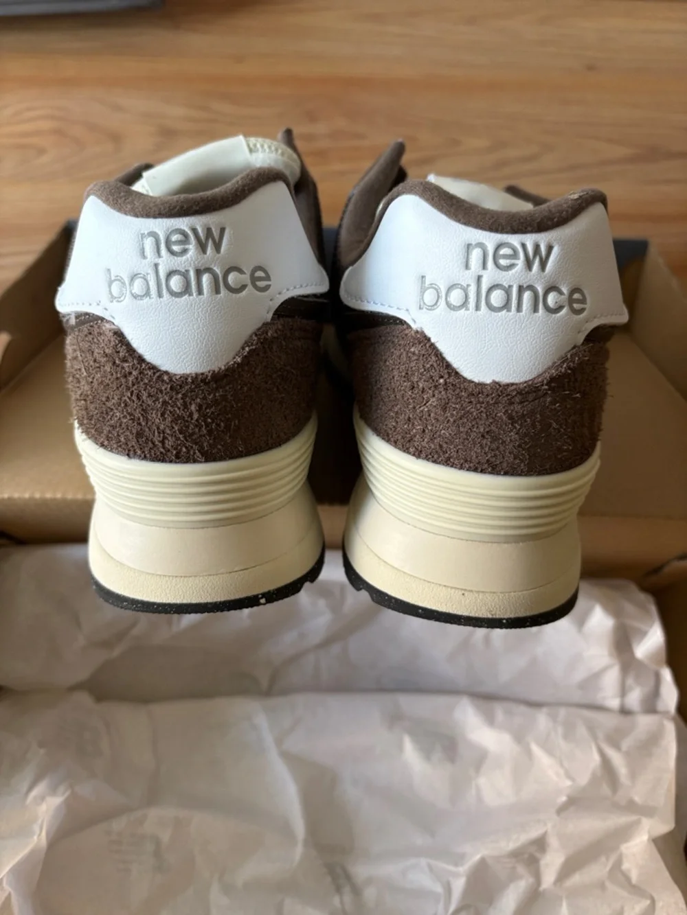 New Balance 574 Unisex Sneakers - Picture 3 of 4